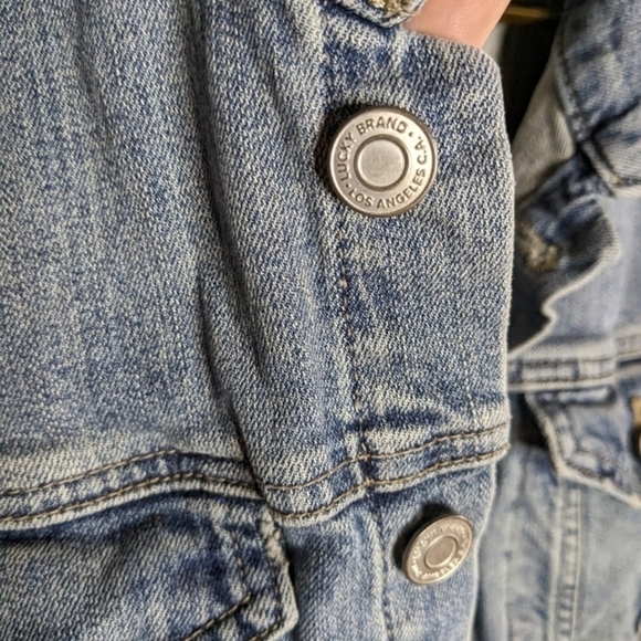 Lucky Brand Medium The Tomboy Trucker‎ Distressed Cropped Denim Jean Jacket - Picture 3 of 10